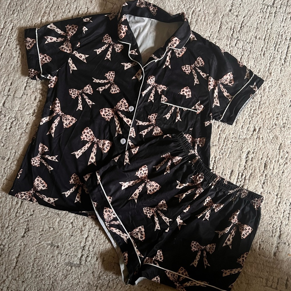 Black Pajama Set with Bow Print